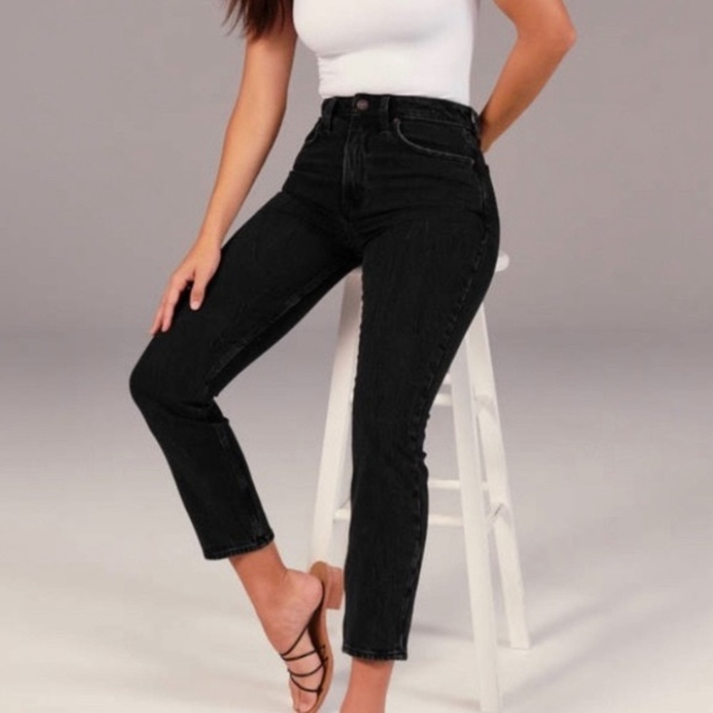 NWT A&F Curve Love The Mom High Rise Jeans
